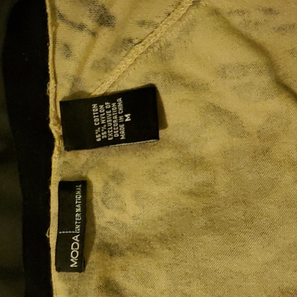 Animal Print sweater M 😍 - Picture 3 of 6